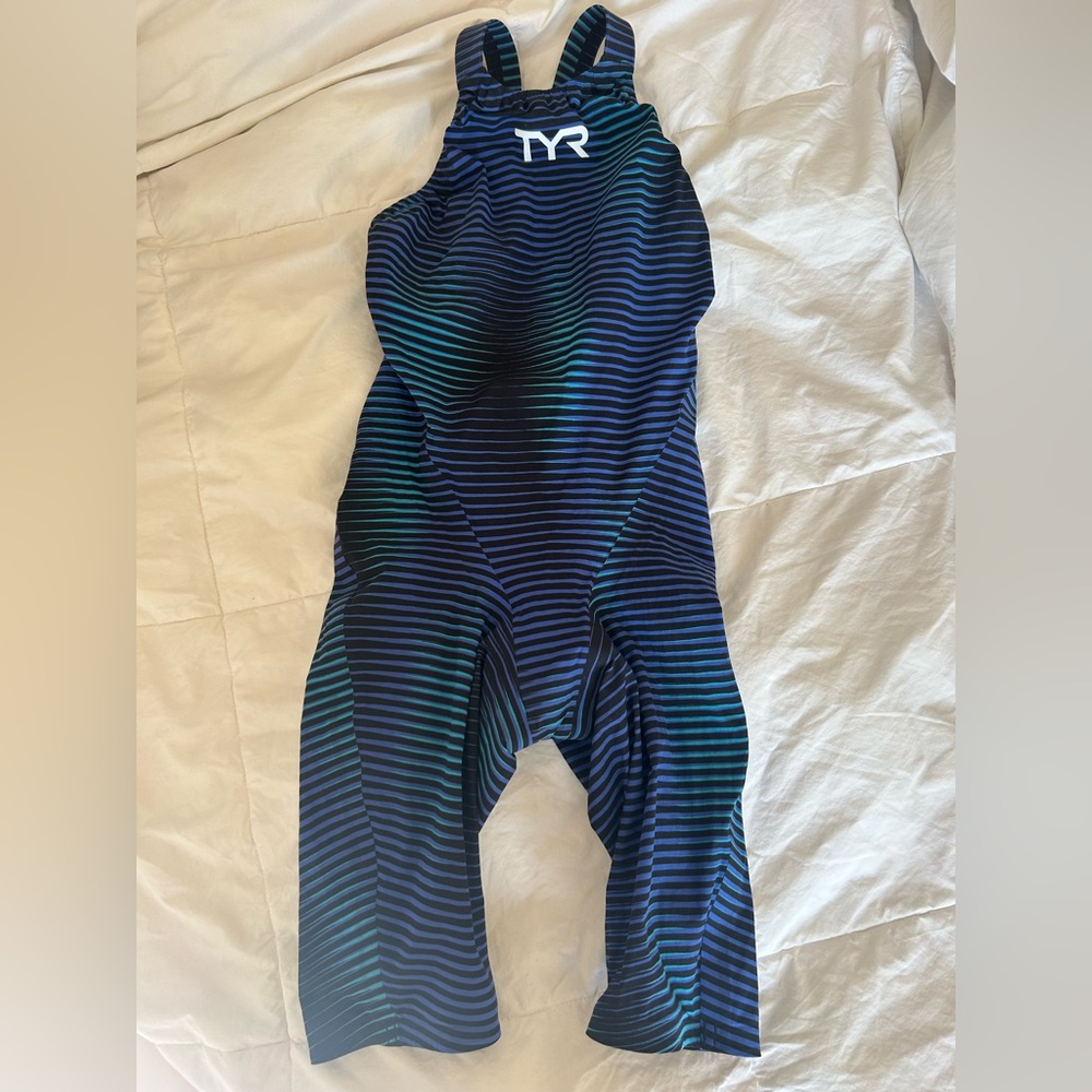 TYR Avictor Closed Back Tech Suit for Competition